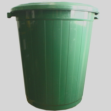 Мусорный бак 65 литров зеленый с крышкой